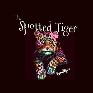Meet your Posher, Mel & Megan from The Spotted Tiger Boutique💖